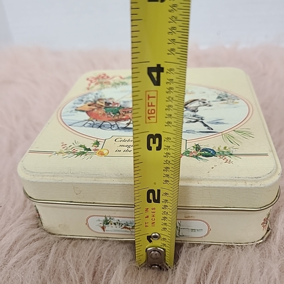 Vintage Metal Tin Horse Drawn Christmas Sleigh Petits Fours Made in USA - Picture 12 of 12